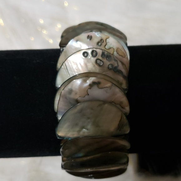 Multi colored shell bracelet - Picture 3 of 4